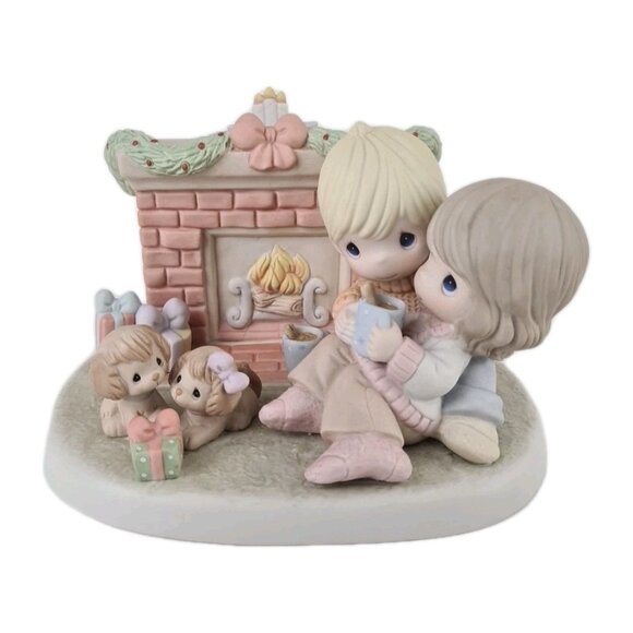 Precious Moments 810008 Your Love Warms My Heart Limited Edition Figurine - Picture 1 of 10